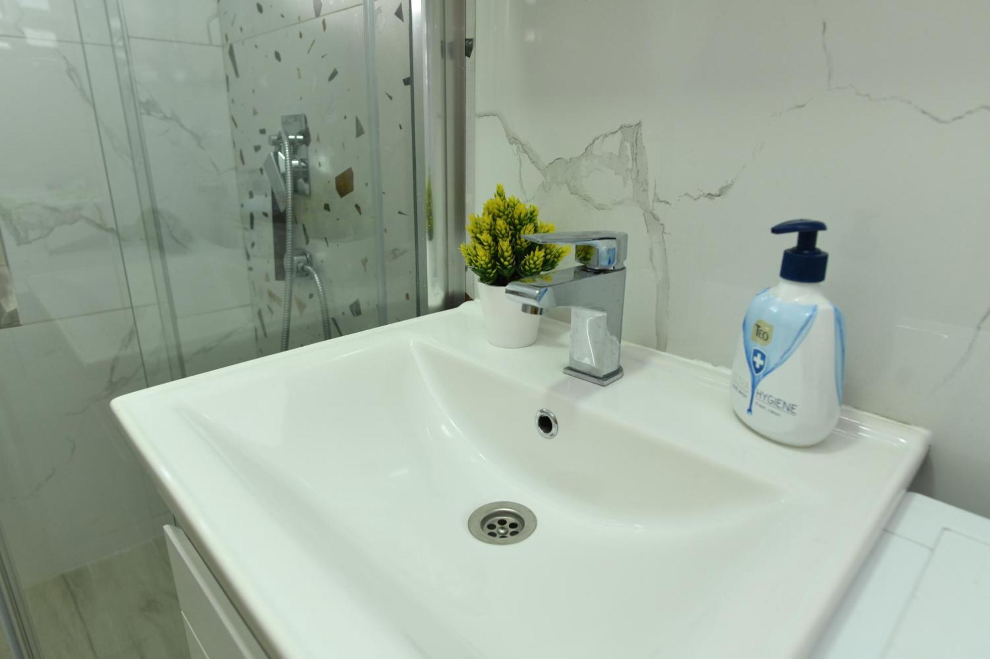 Cinema Vardar Apartment Skopje Eksteriør bilde